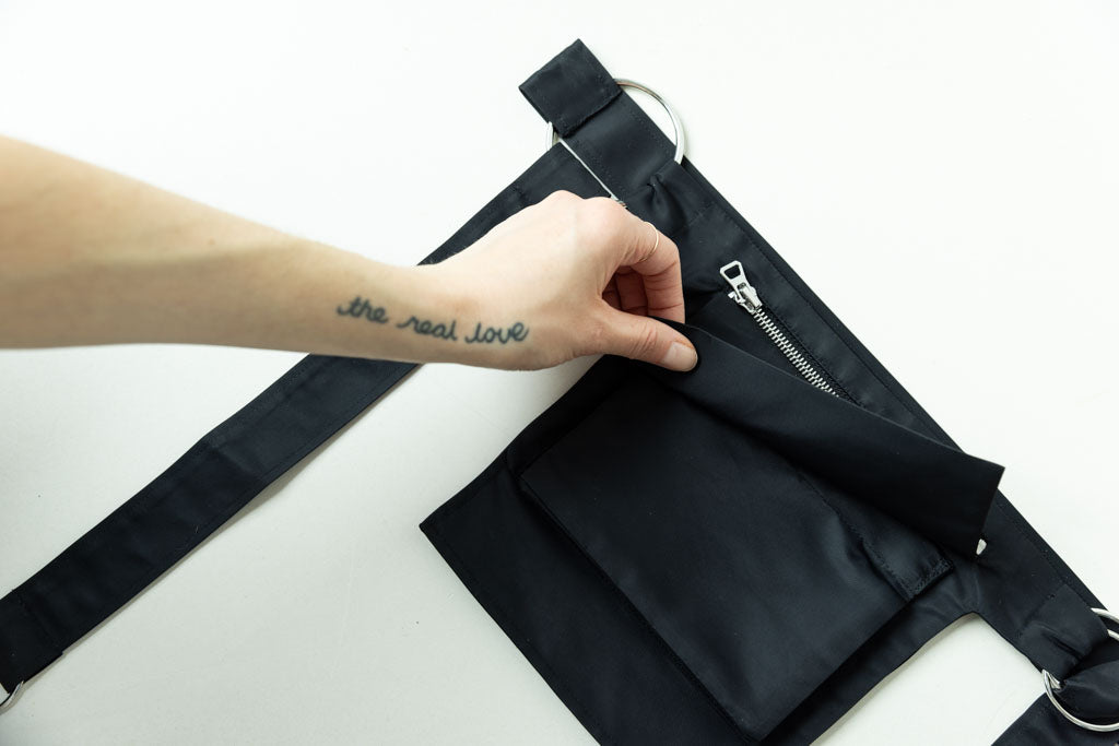 M24 CROSS BODY BAG