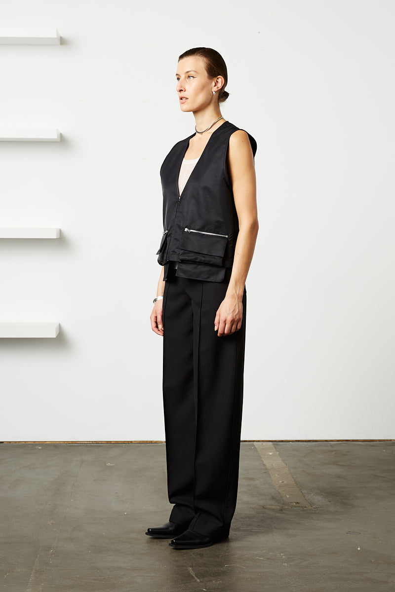 ZIPPER VEST