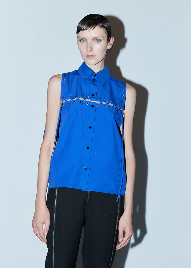 INTERNATIONAL CITIZEN.  Style: The Stitch Shirt. Front view unstitched. Made of Italian Organic Cotton, Lapis Lazuli Blue. Spiritually Infused, Sustainable Luxury Fashion in Berlin. Front photo.